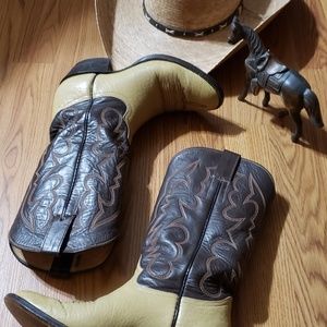 Excellent pair of Adam's Boots!😍